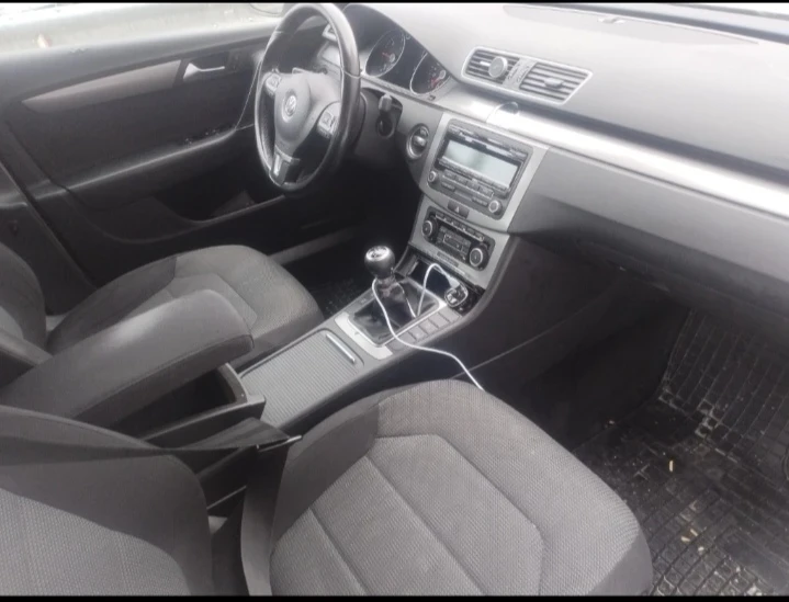 VW Passat 2.0 TDI, снимка 4 - Автомобили и джипове - 54327724