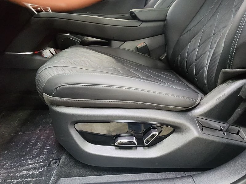 BYD Sealion 7 71.8kWh| 231к, снимка 3 - Автомобили и джипове - 56354031