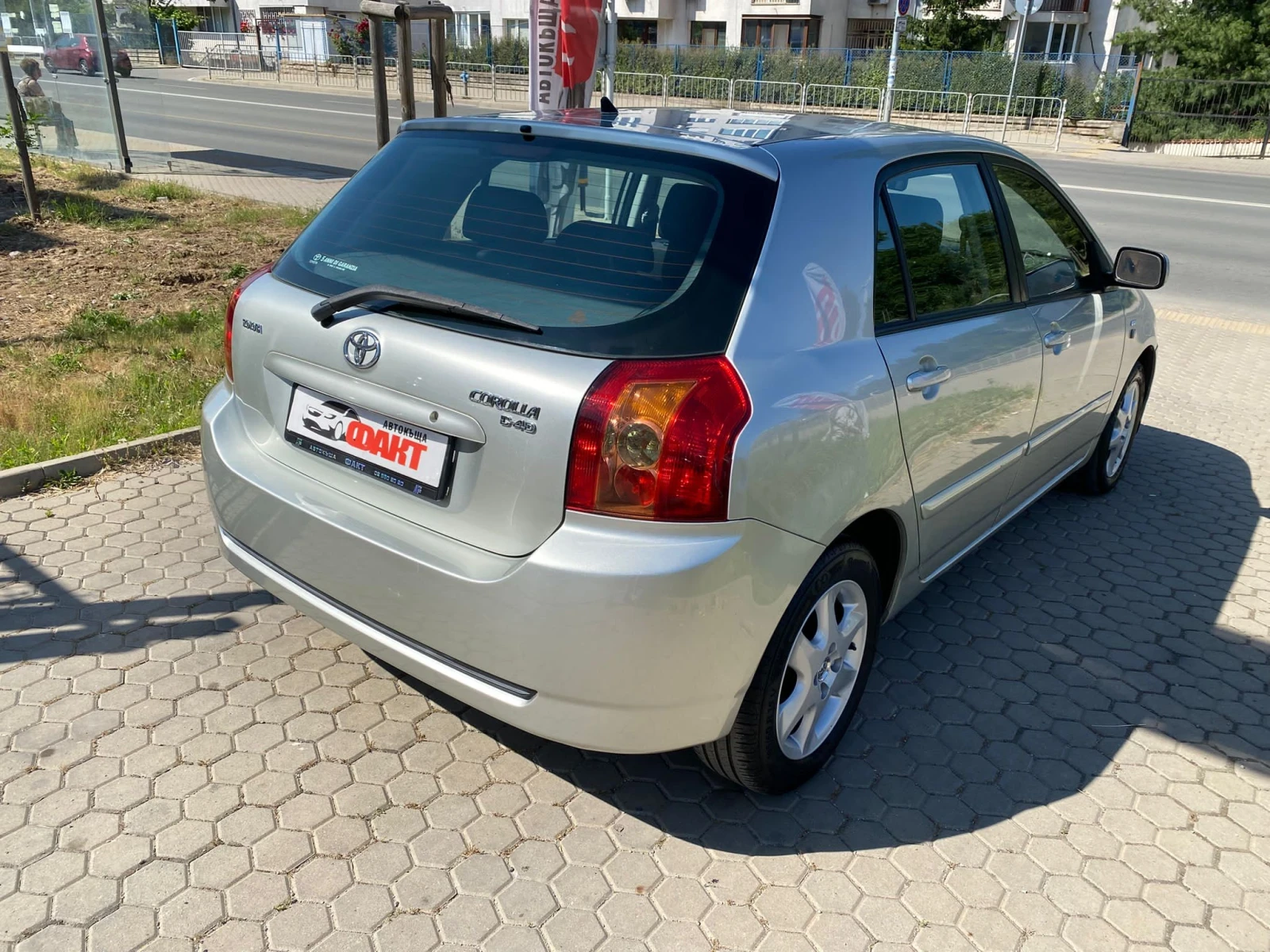 Toyota Corolla 1.4D-4D/AVTOMAT - изображение 4