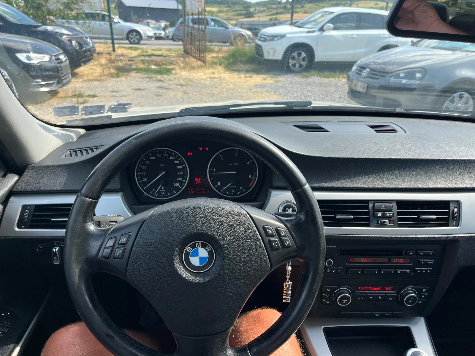 BMW 320 320d X-Drive M pac - изображение 8