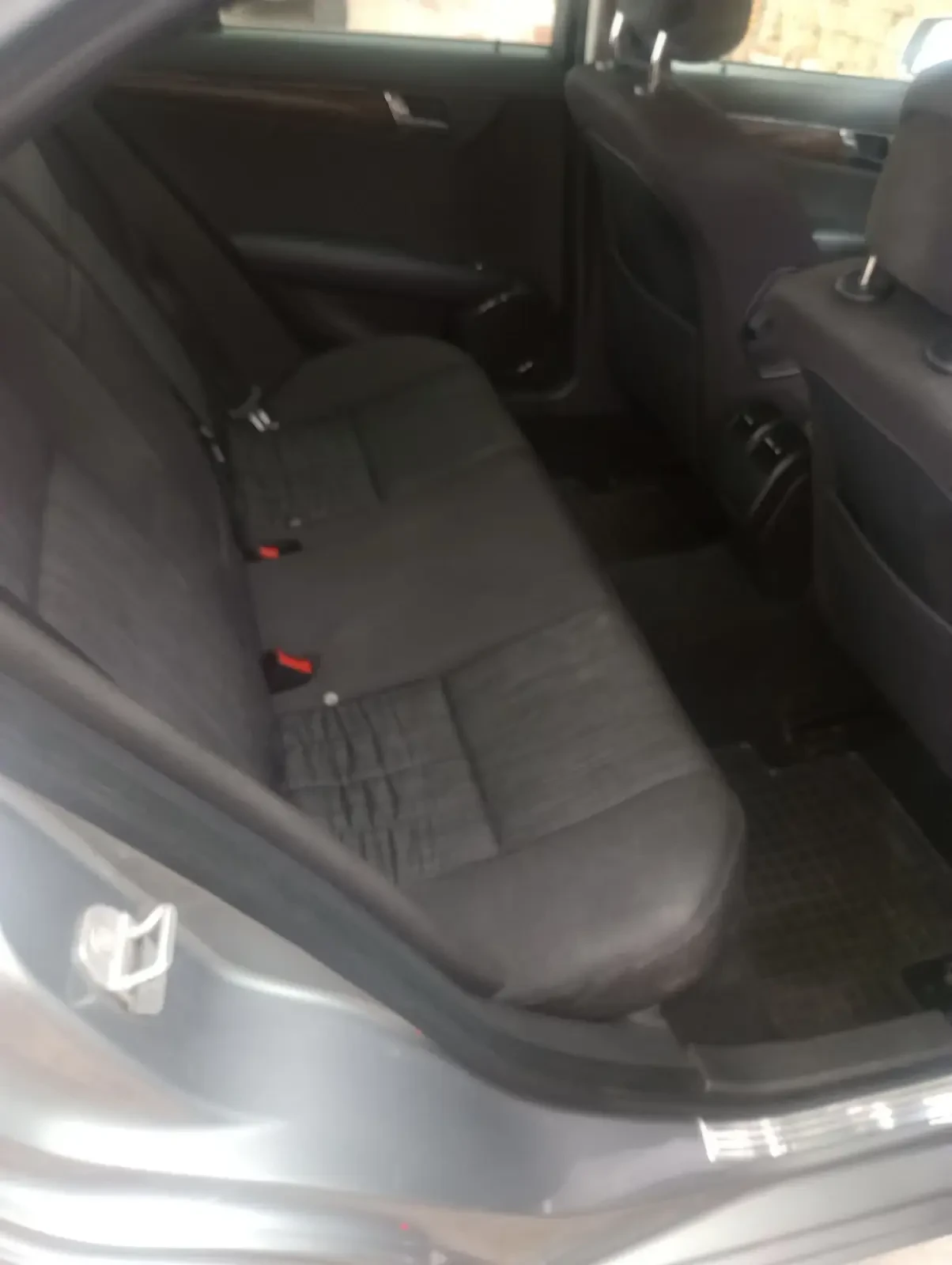 Mercedes-Benz C 200 Седан - изображение 10