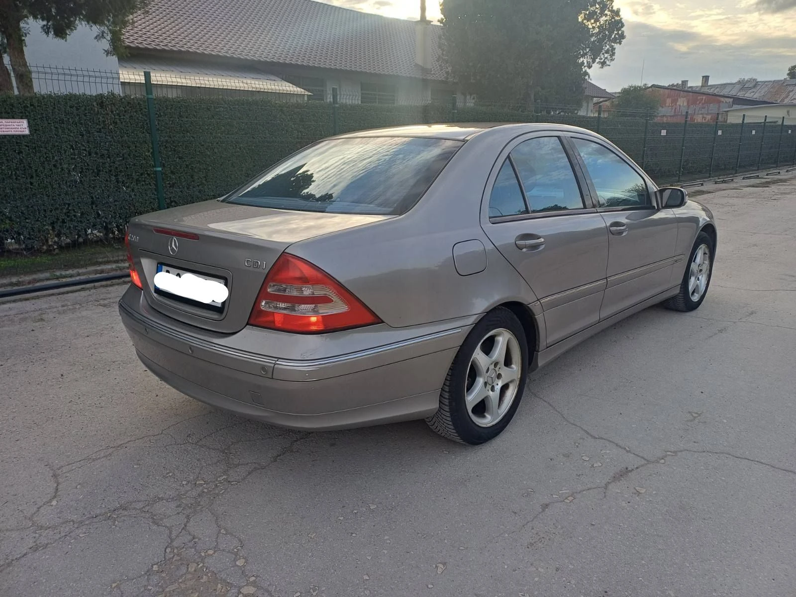 Mercedes-Benz C 200 Avangarde - изображение 4