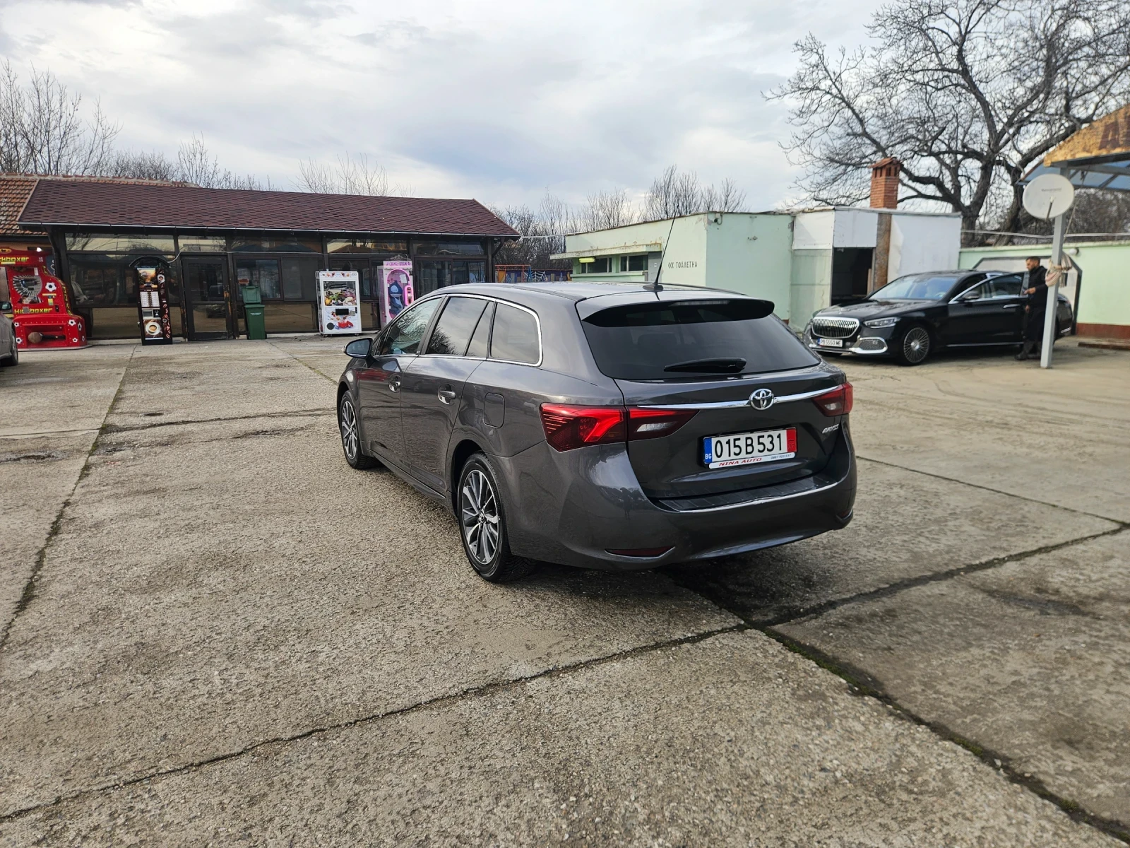 Toyota Avensis 1.8- 58000km - изображение 4