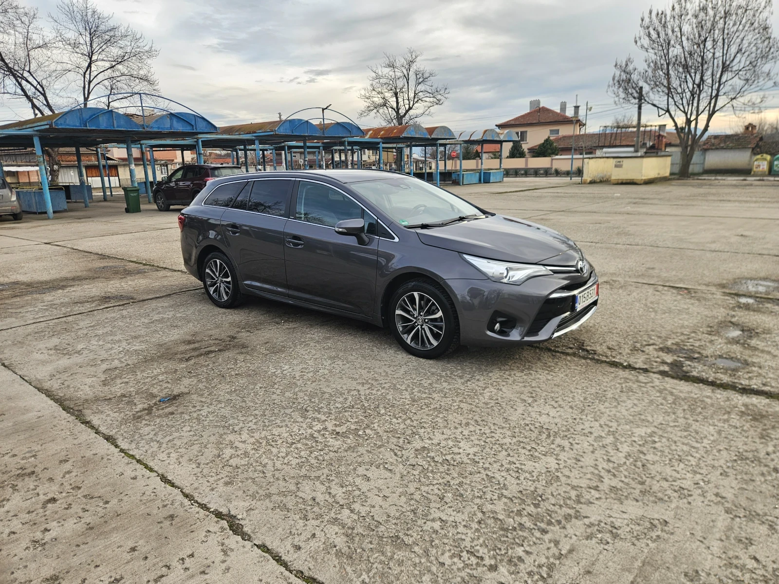 Toyota Avensis 1.8- 58000km - изображение 8