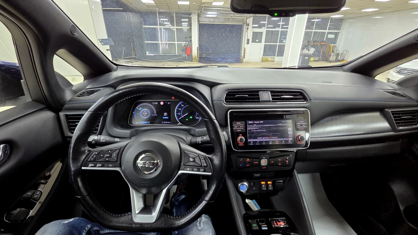 Nissan Leaf  61000КМ/Заверена Сервизна Книжка, снимка 13 - Автомобили и джипове - 54059176