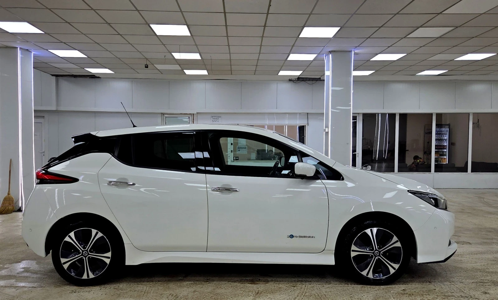 Nissan Leaf  61000КМ/Заверена Сервизна Книжка, снимка 3 - Автомобили и джипове - 54059176