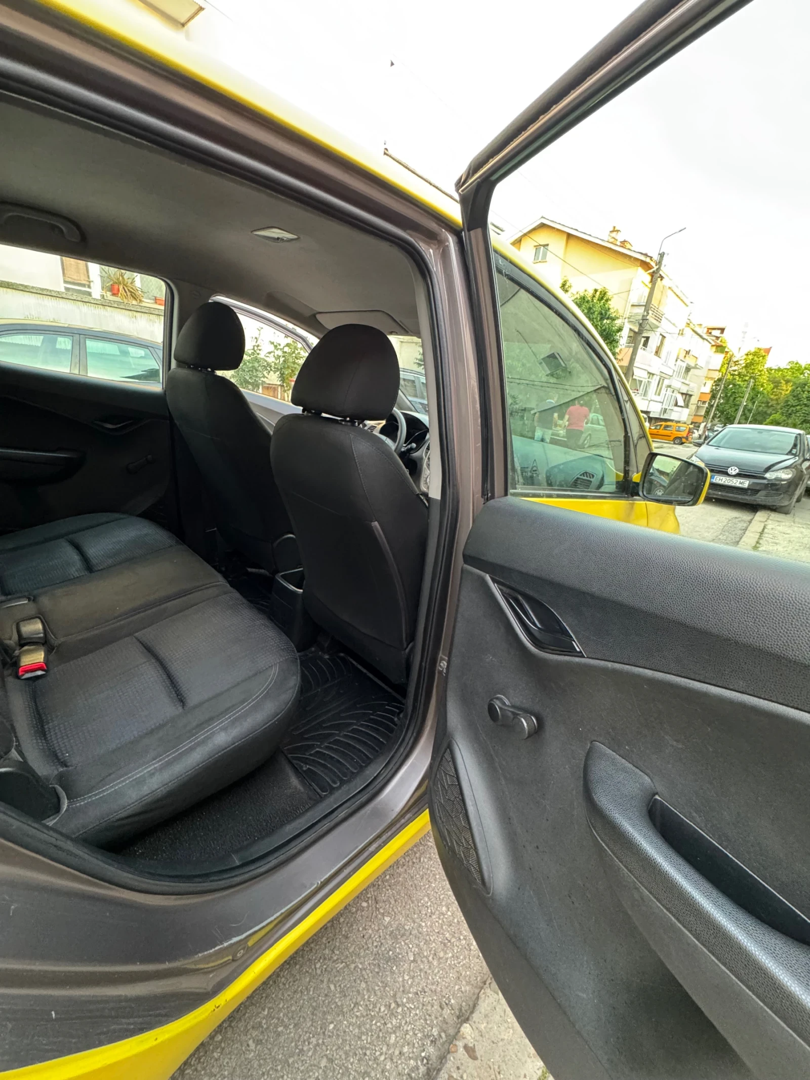 Hyundai Ix20, снимка 8 - Автомобили и джипове - 54671793