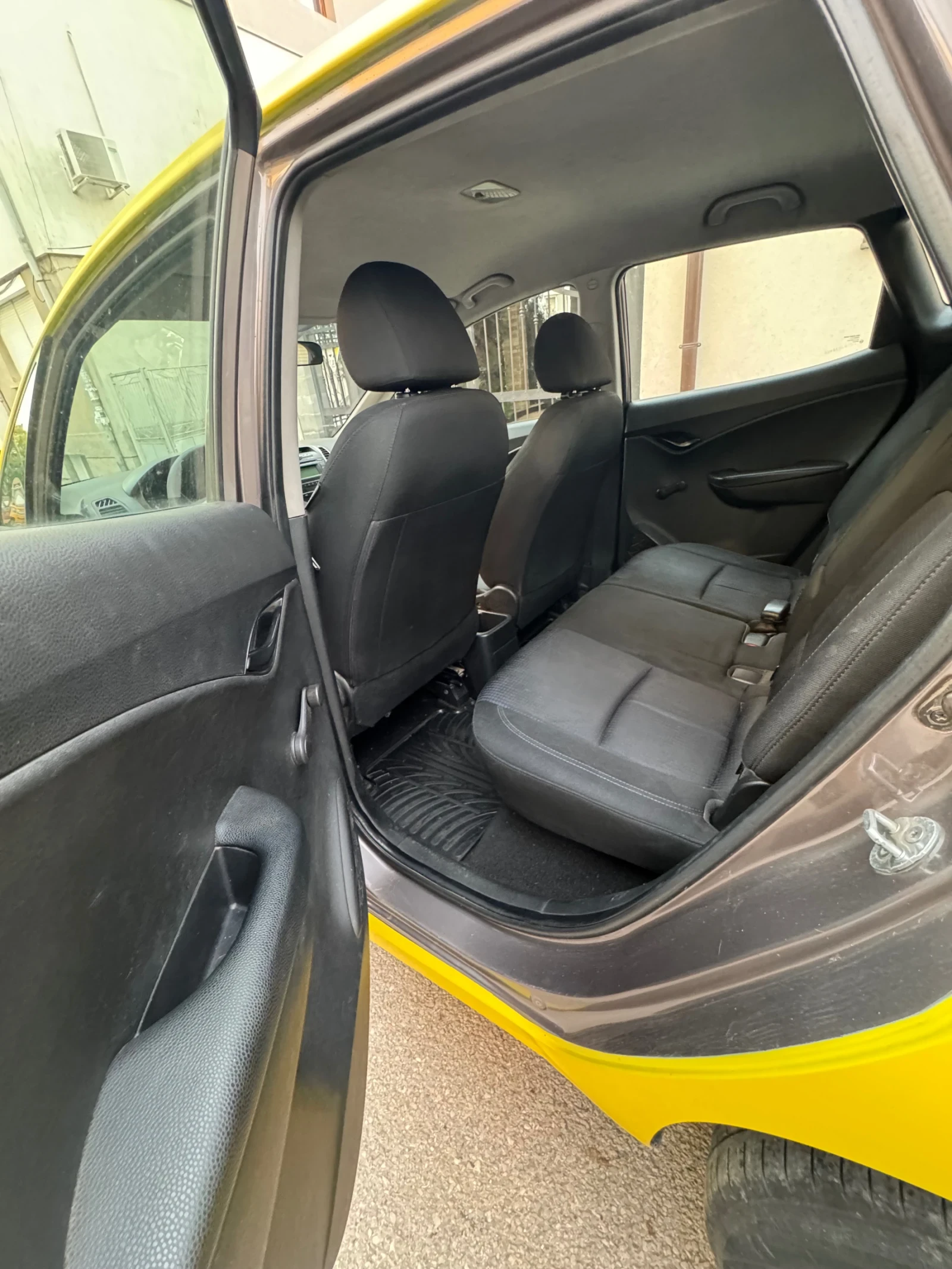 Hyundai Ix20, снимка 7 - Автомобили и джипове - 54671793
