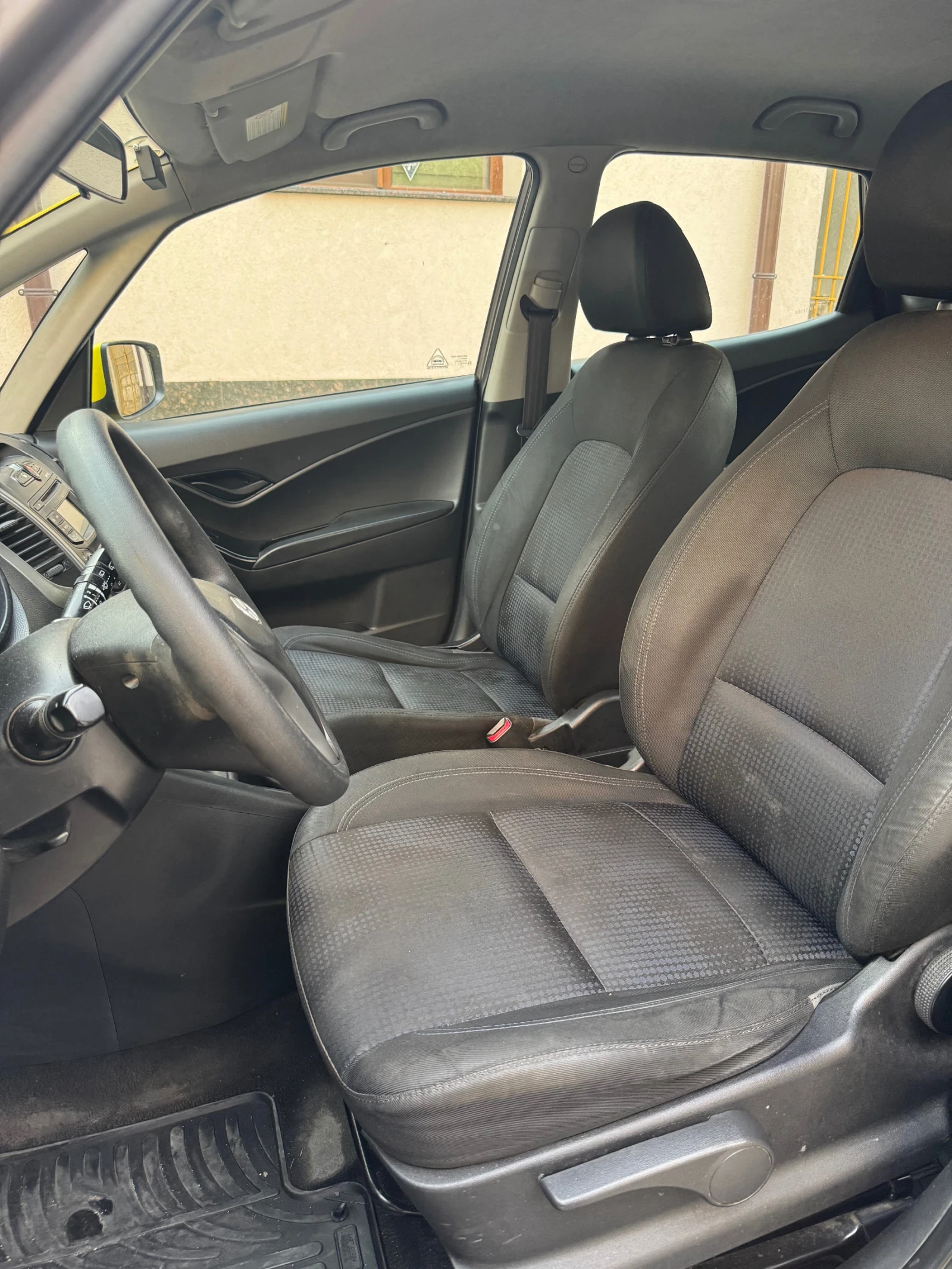 Hyundai Ix20, снимка 5 - Автомобили и джипове - 54671793