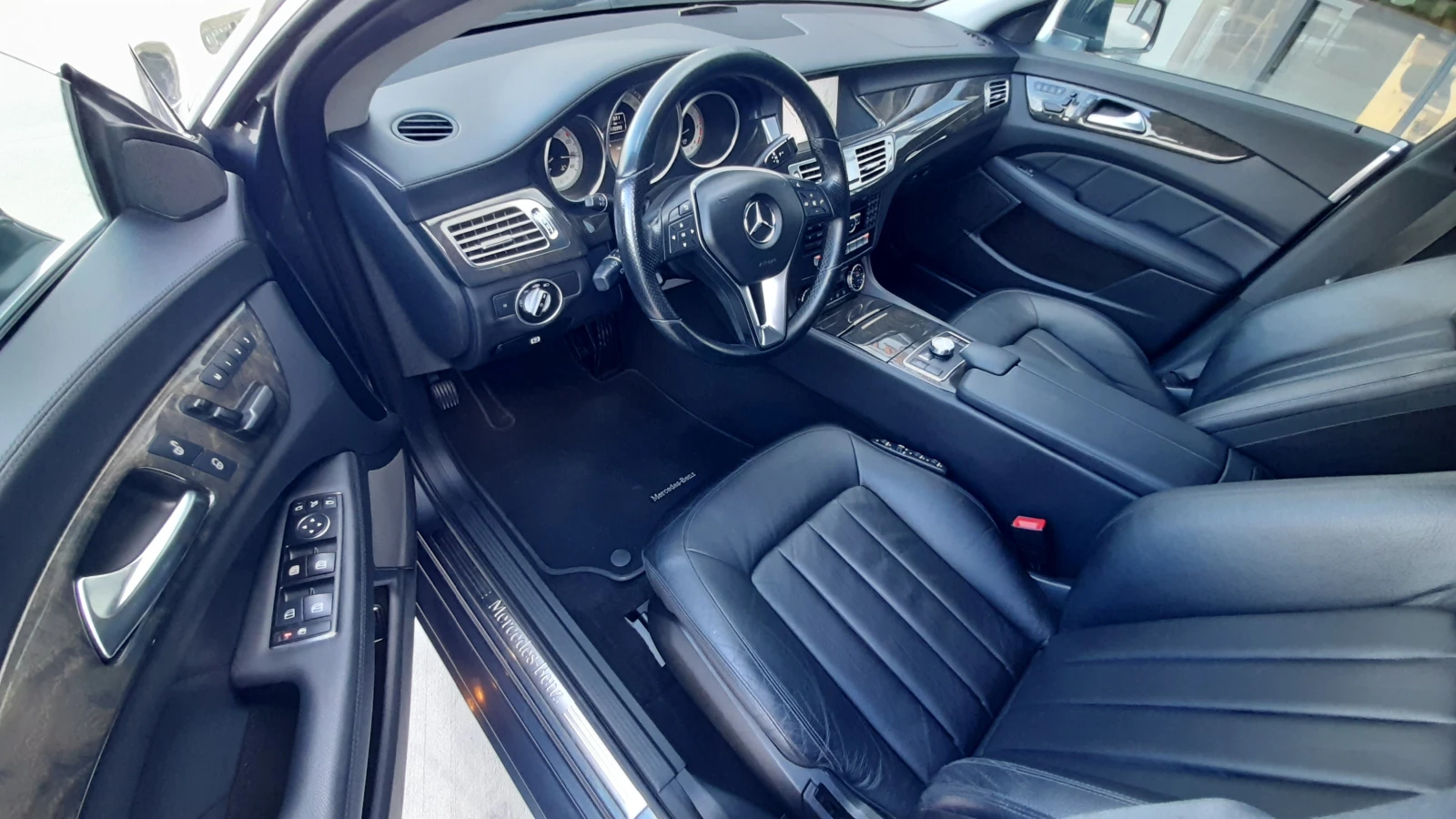 Mercedes-Benz CLS 350 CDI - SWISS , снимка 8 - Автомобили и джипове - 54704088