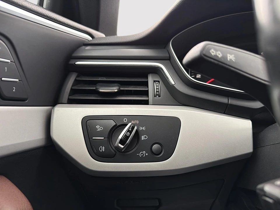 Audi A4 PREMIUM, снимка 13 - Автомобили и джипове - 55264877
