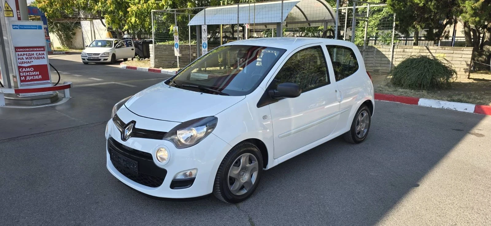 Renault Twingo УНИКАТ-4 ЦИЛИНДЪРА БЕНЗИН-