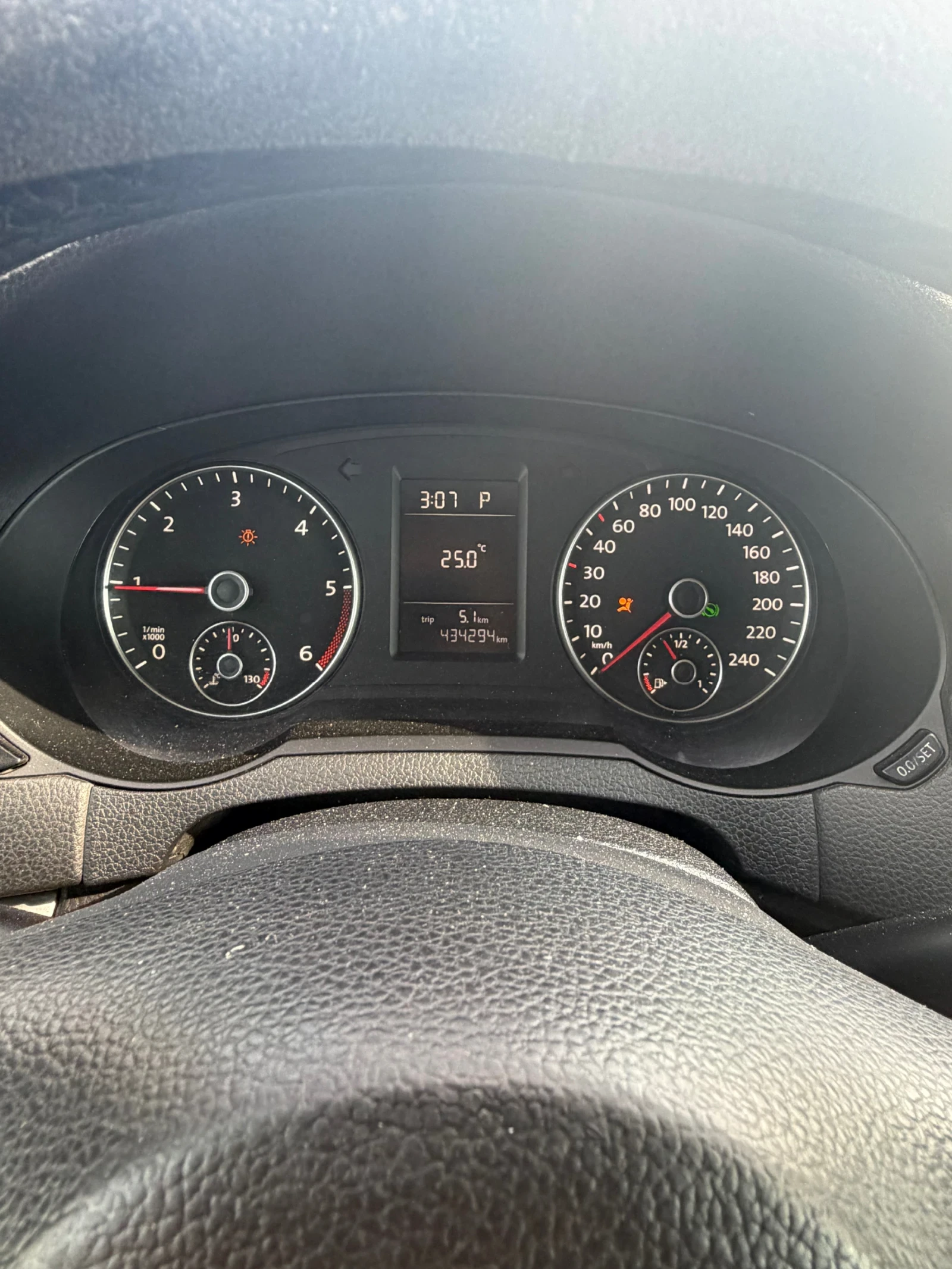VW Sharan 2.0 TDI, снимка 8 - Автомобили и джипове - 55942669