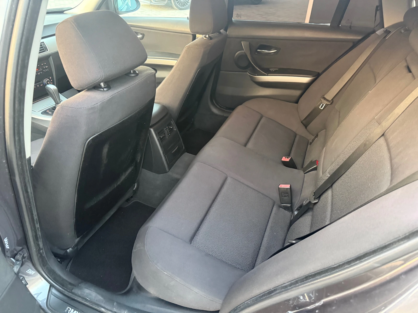 BMW 320 2.0d Собствен лизинг !!!, снимка 12 - Автомобили и джипове - 55981757