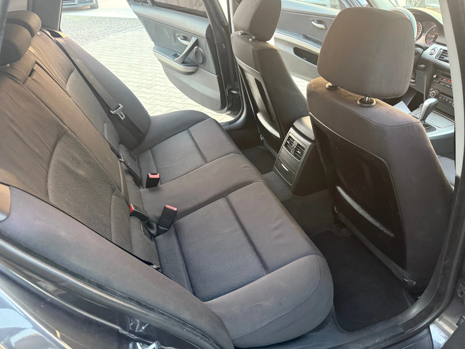 BMW 320 2.0d Собствен лизинг !!!, снимка 15 - Автомобили и джипове - 55981757