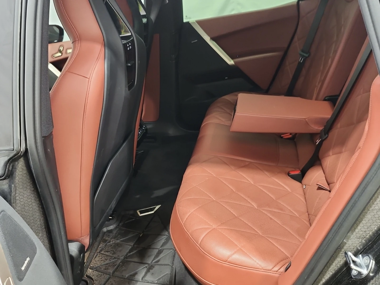 BMW iX Bowers & Wilkins* Sky Lounge | Mobile.bg � ����������� 9