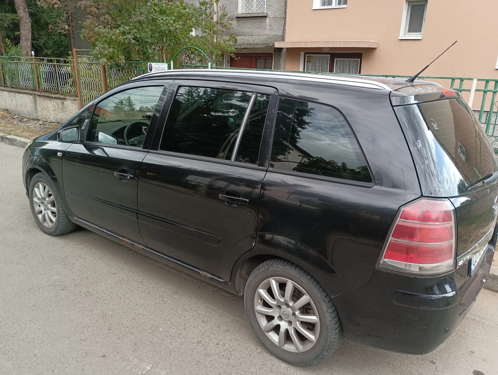 Opel Zafira, снимка 2 - Автомобили и джипове - 56272141