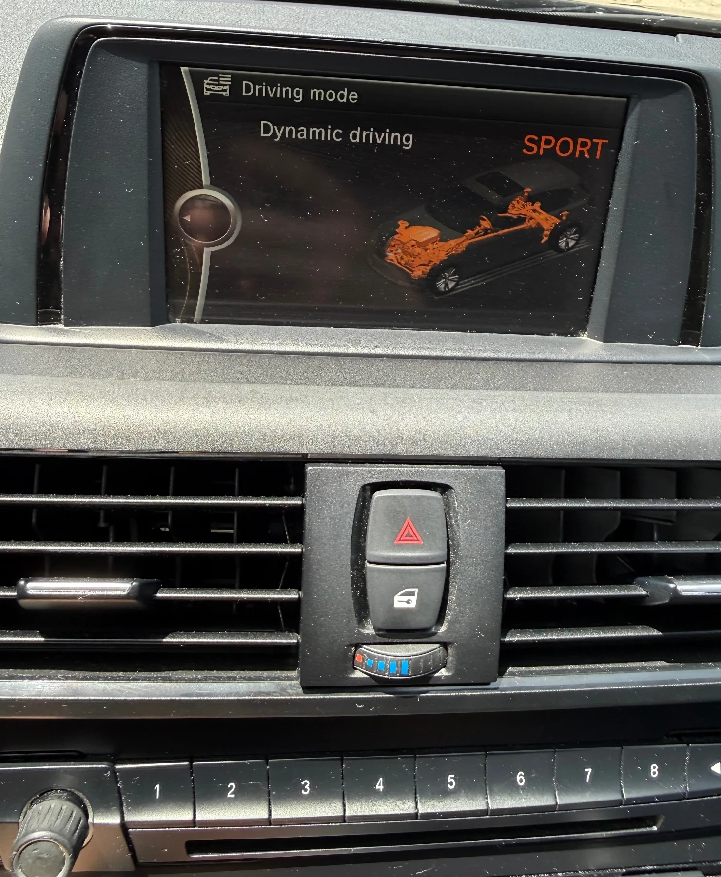 BMW 118 TwinPower Turbo, снимка 10 - Автомобили и джипове - 56334289