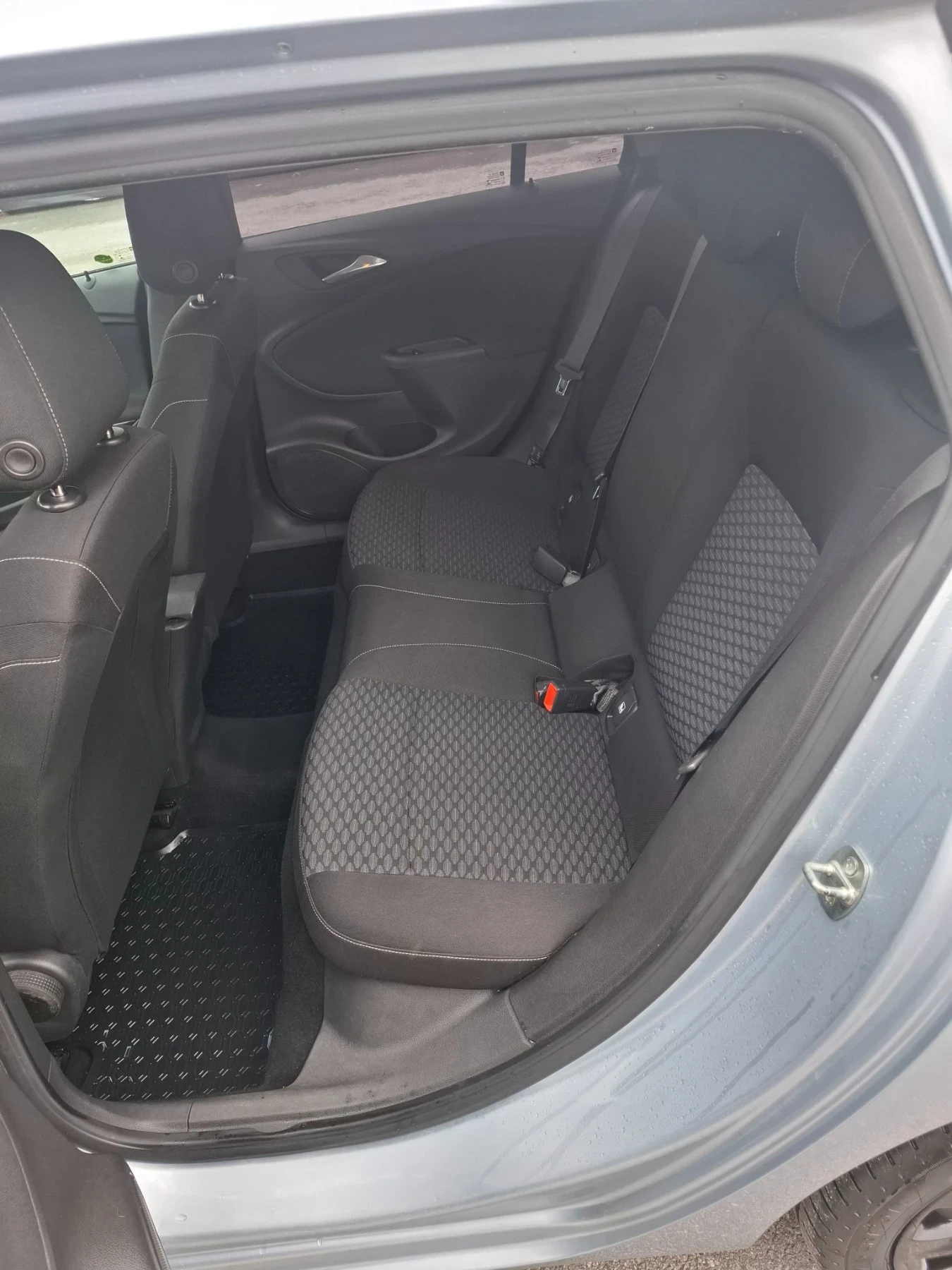 Opel Astra 1.6CDTI 110�.� ����6 | Mobile.bg � ����������� 12