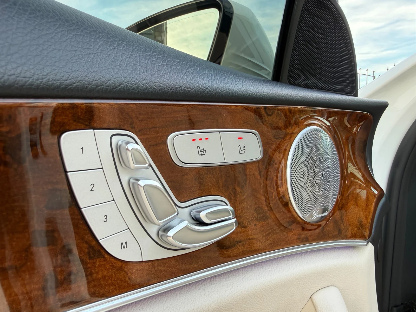 Mercedes-Benz E 300, снимка 16 - Автомобили и джипове - 56584070
