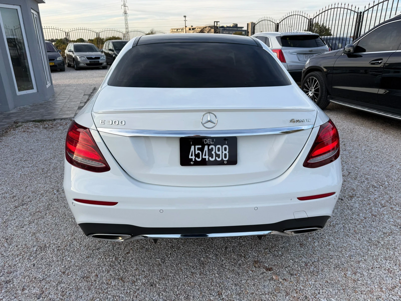 Mercedes-Benz E 300, снимка 4 - Автомобили и джипове - 56584070