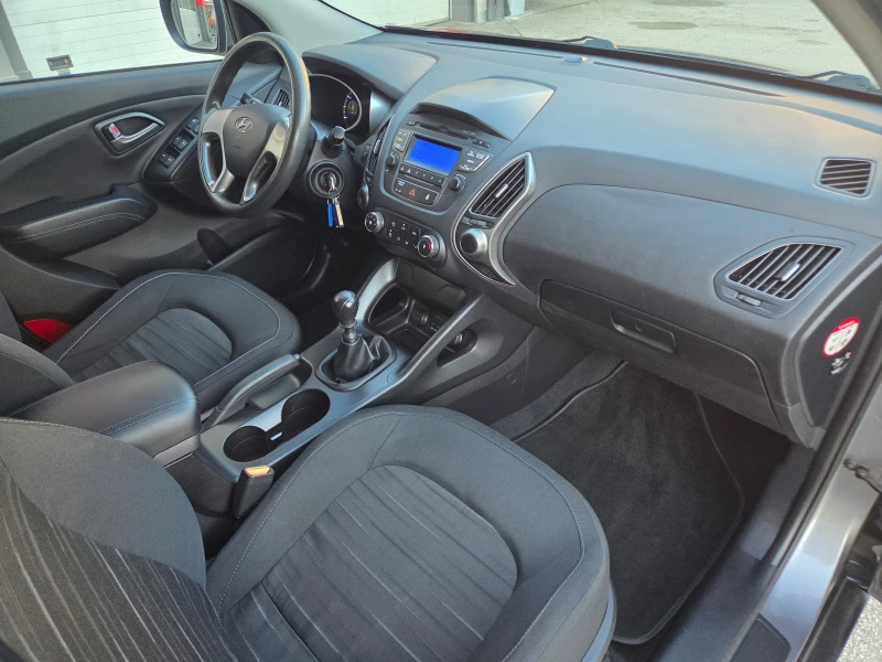 Hyundai IX35 1.6i-Gaz.Inj., снимка 14 - Автомобили и джипове - 53525898