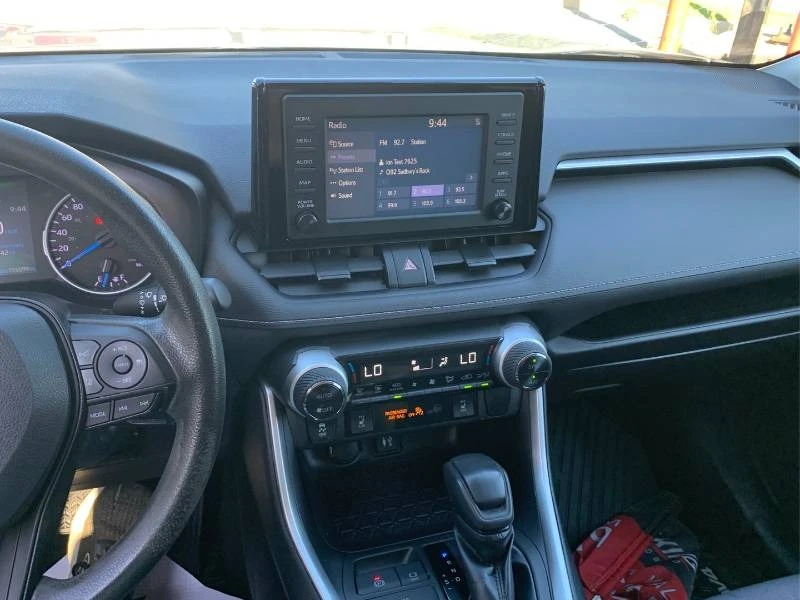 Toyota Rav4 * AWD * LE * ОТ ТОЙОТА * CARFAX, снимка 11 - Автомобили и джипове - 55950762