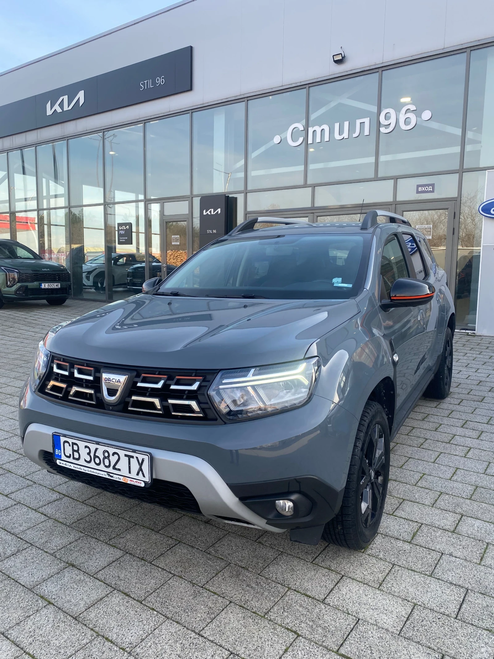 Dacia Duster ФАБРИЧНА ГАЗ - СЕРВИЗНА ИСТОРИЯ , снимка 1