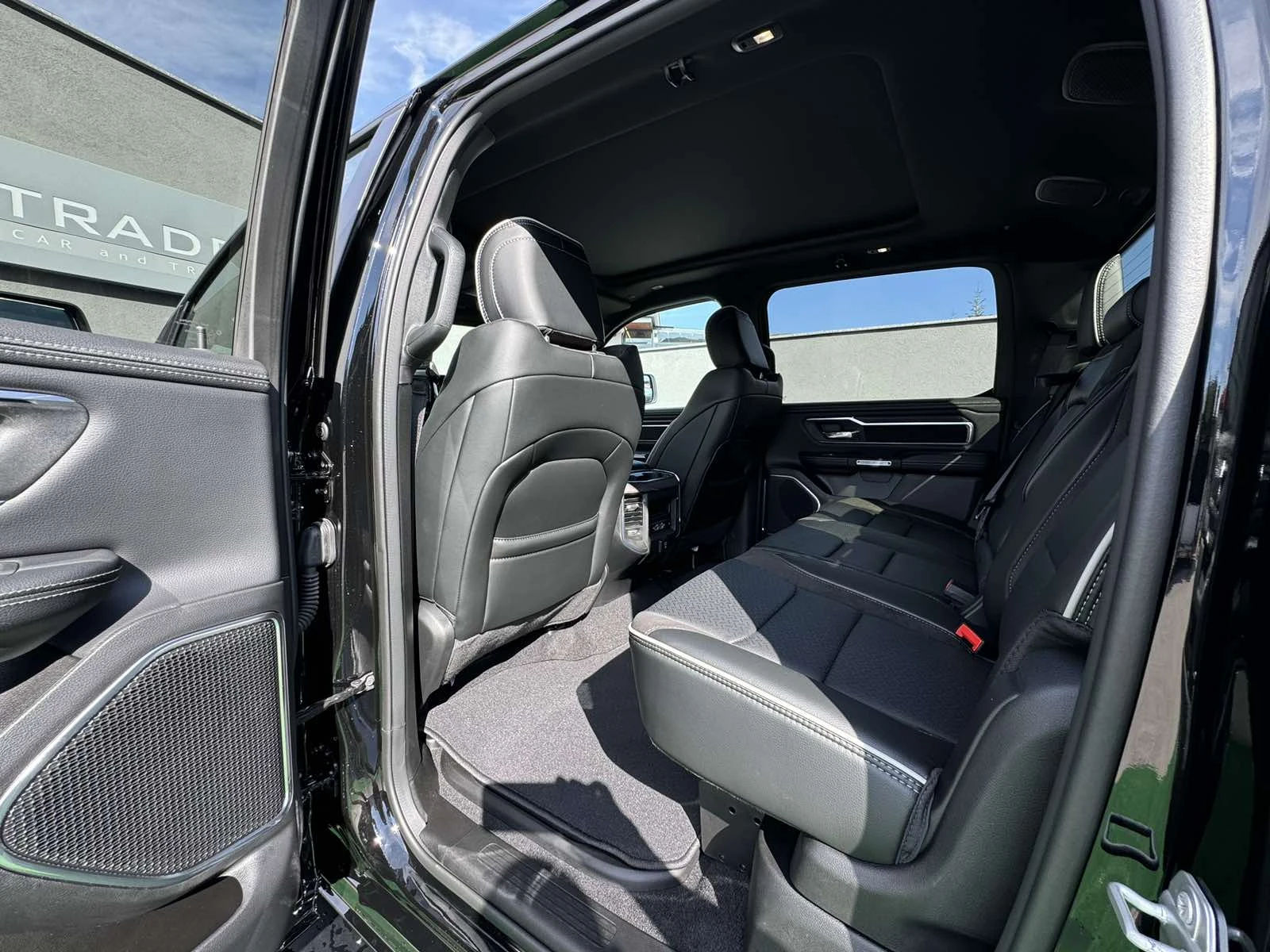 Dodge RAM 1500  2025 LARAMIE SPORT 3.0l HURRICANE TURBO | Mobile.bg   17