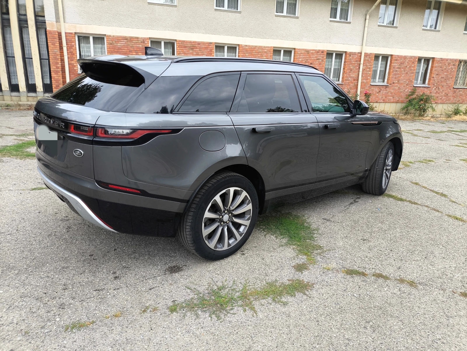 Land Rover Range Rover Velar 2.0D - изображение 4