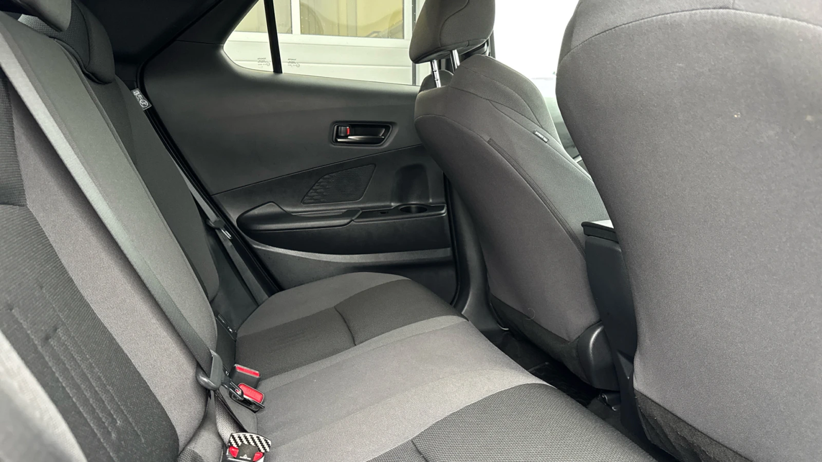 Toyota C-HR 1.8 HEV CLUB - изображение 8