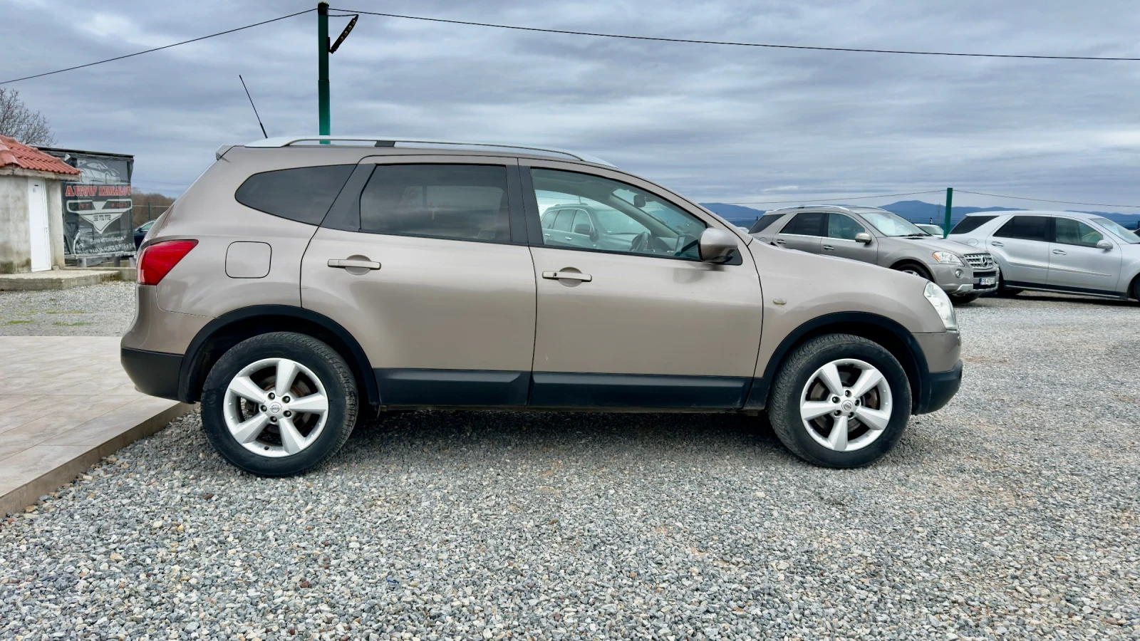 Nissan Qashqai 6+ 1* 1.6DCi* PANORAMA * PODGREV* , снимка 3 - Автомобили и джипове - 53998602