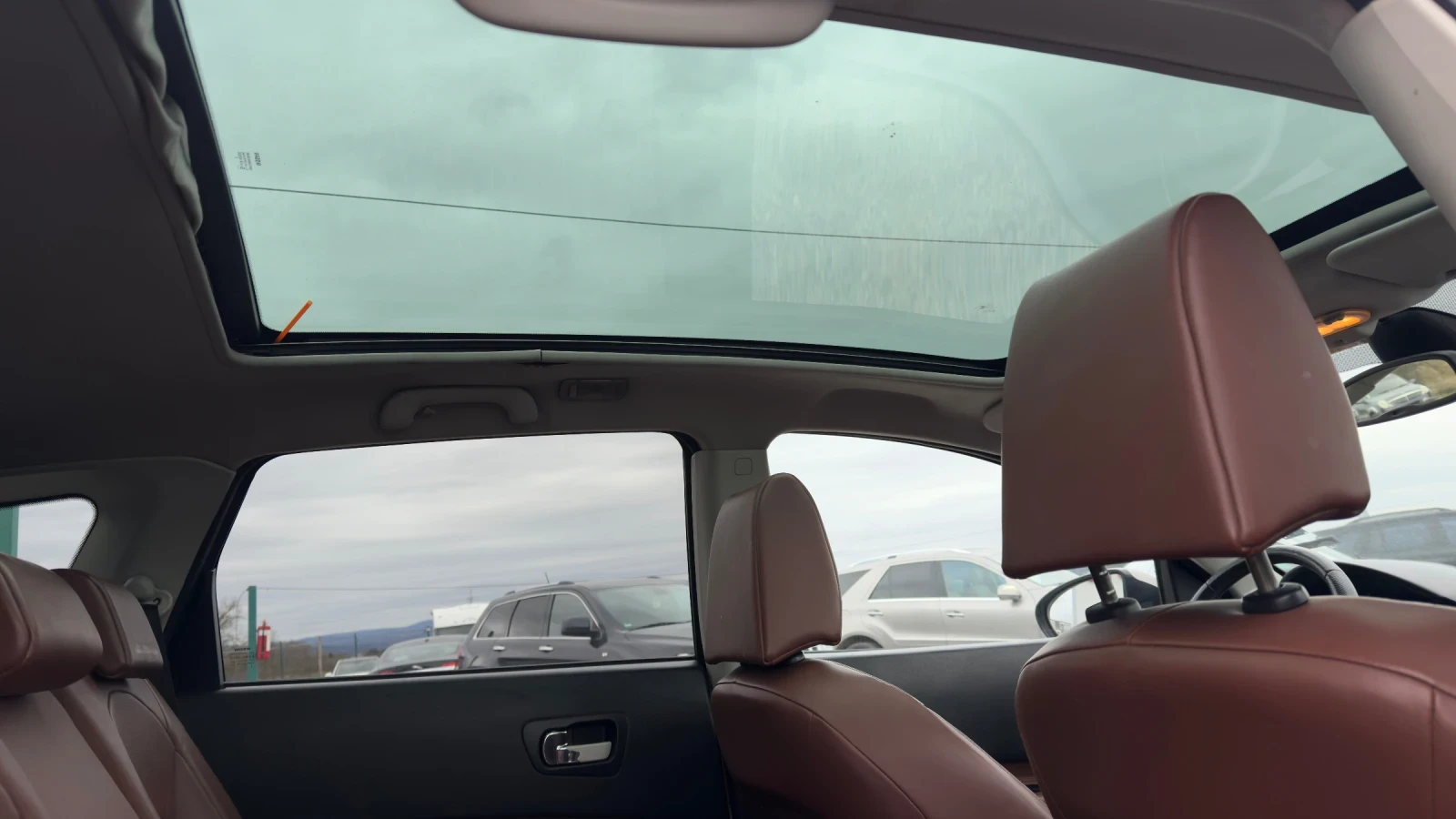 Nissan Qashqai 6+ 1* 1.6DCi* PANORAMA * PODGREV* , снимка 14 - Автомобили и джипове - 53998602