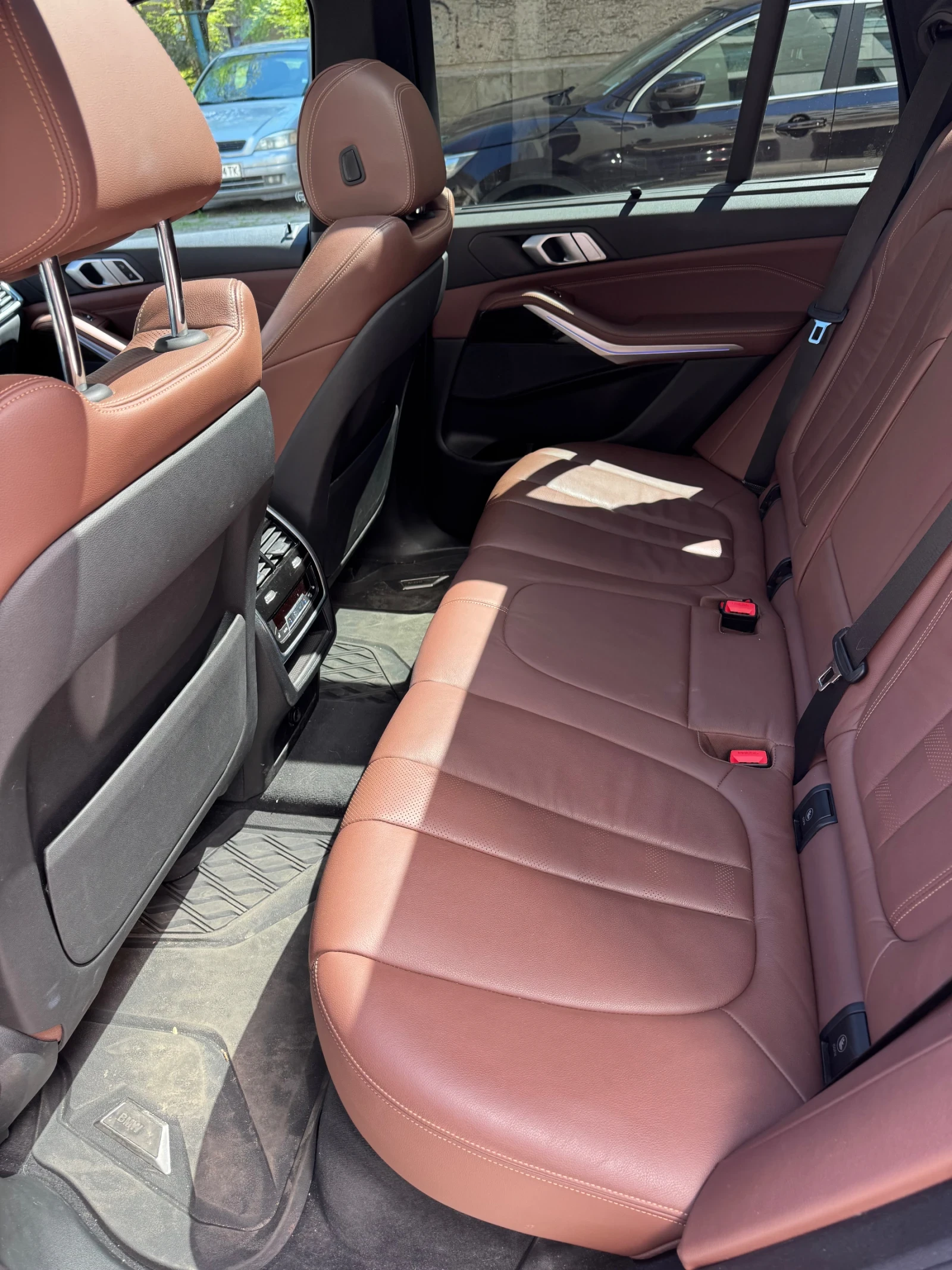 BMW X5 40i // M Пакет, Подгрев, Head Up, Керамика, снимка 7 - Автомобили и джипове - 54255787