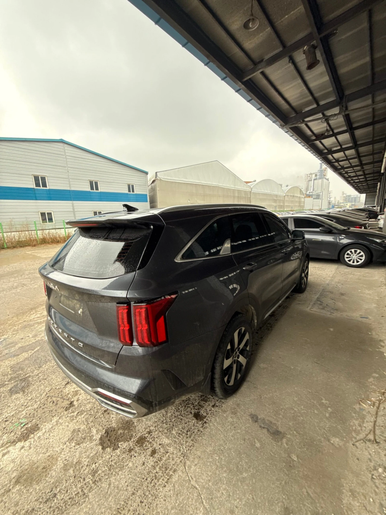 Kia Sorento 2.2 CRDI 4x4 - OЧАКВАН ВНОС, снимка 4 - Автомобили и джипове - 54619123