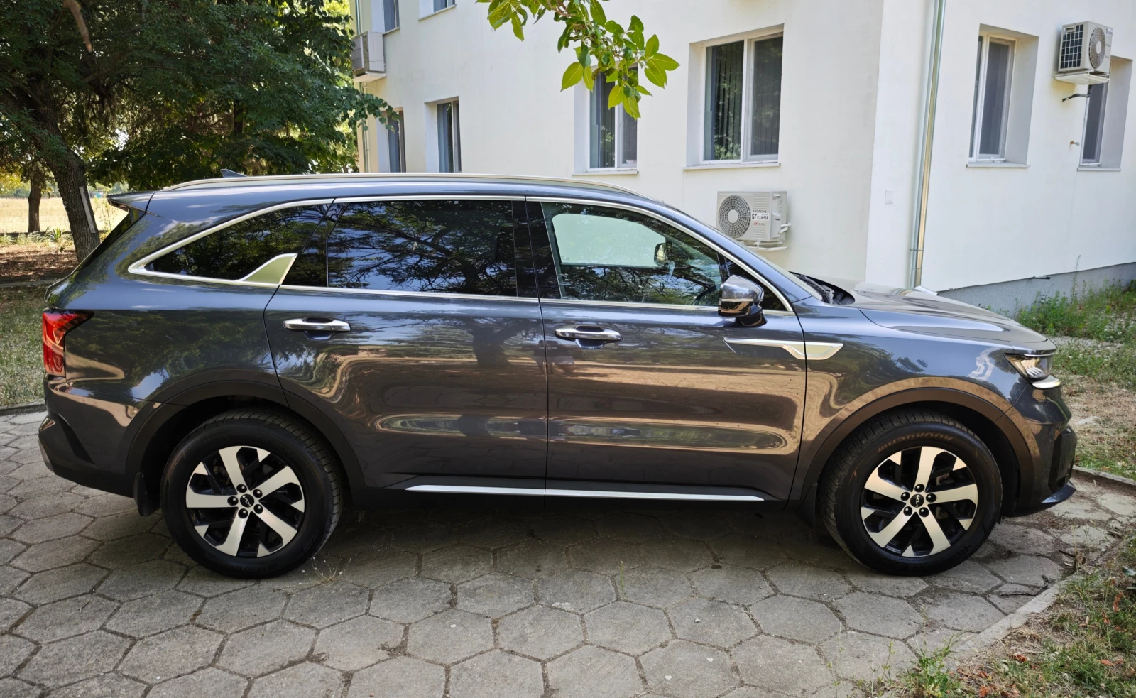 Kia Sorento 2.2 CRDI 4x4, снимка 3 - Автомобили и джипове - 55292579