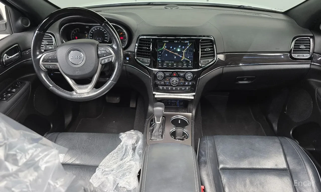 Jeep Grand cherokee 3.6 OVERLAND / ОБДУХ / DISTRONIC / PANO / ВЪЗДУХ, снимка 9 - Автомобили и джипове - 54719057