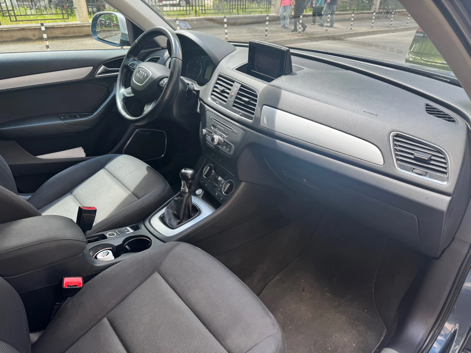Audi Q3  2.0 TDI, снимка 11 - Автомобили и джипове - 55232946