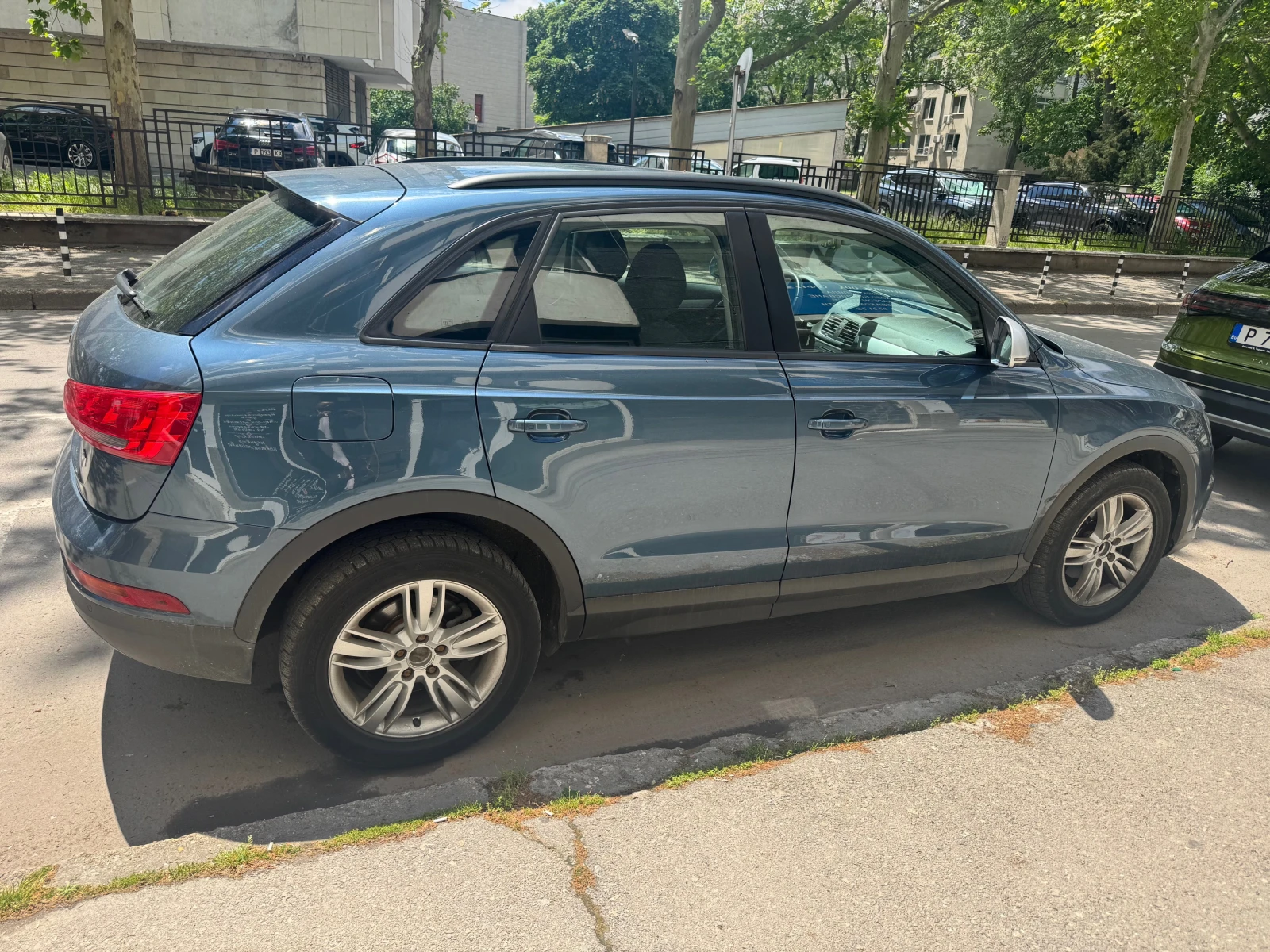 Audi Q3  2.0 TDI, снимка 6 - Автомобили и джипове - 55232946