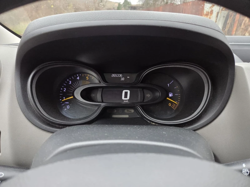 Renault Trafic 1.6 dci, снимка 12 - Бусове и автобуси - 52574108