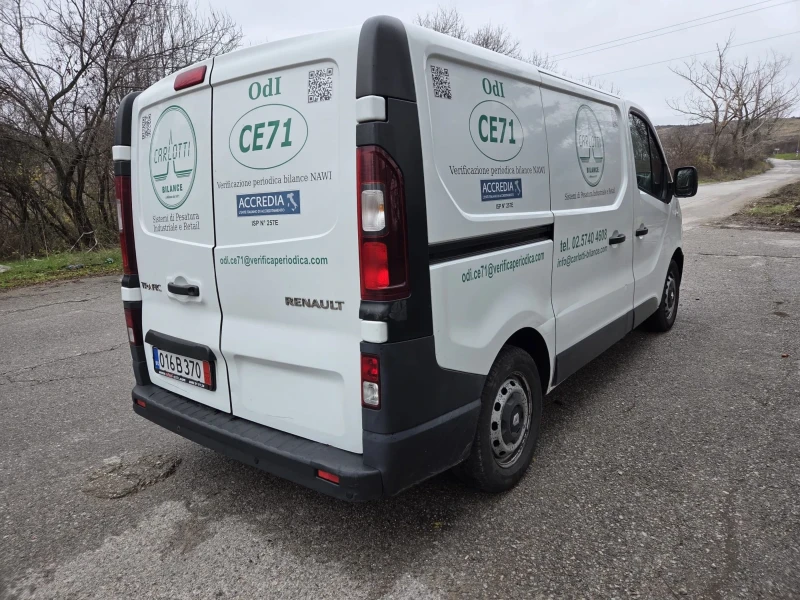 Renault Trafic 1.6 dci, снимка 4 - Бусове и автобуси - 52574108