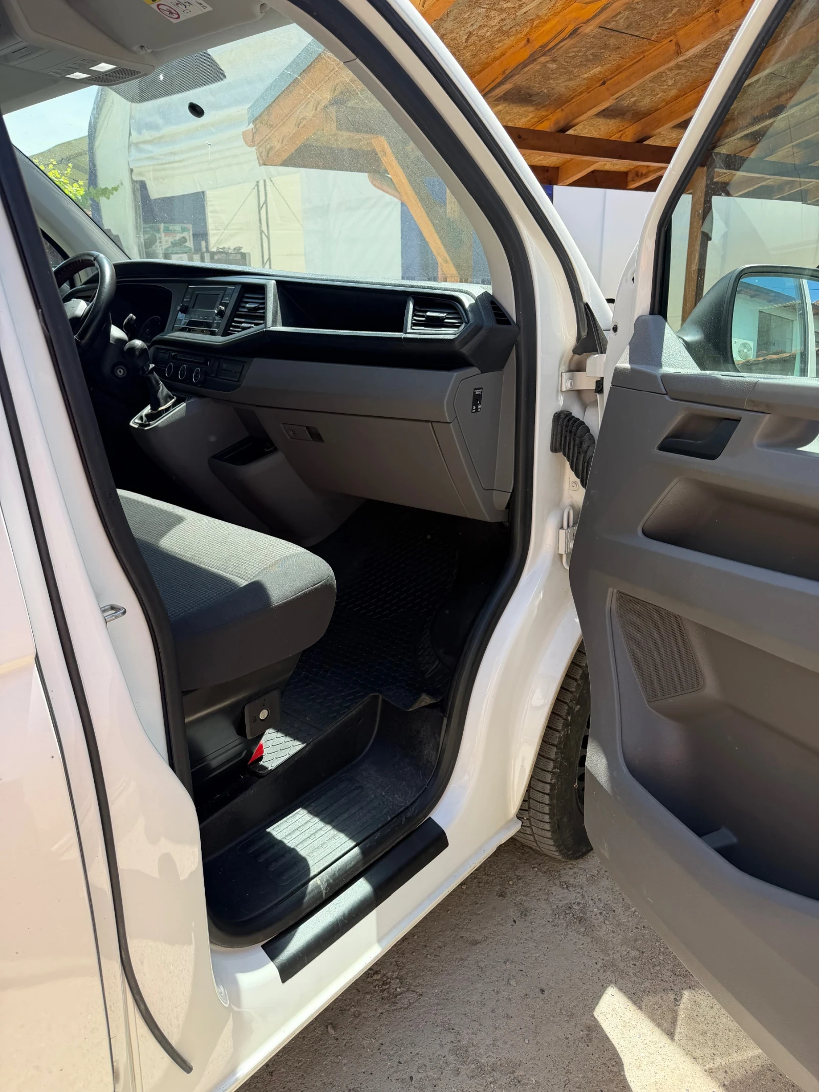 VW T6 Транспортер, снимка 8 - Бусове и автобуси - 55057324