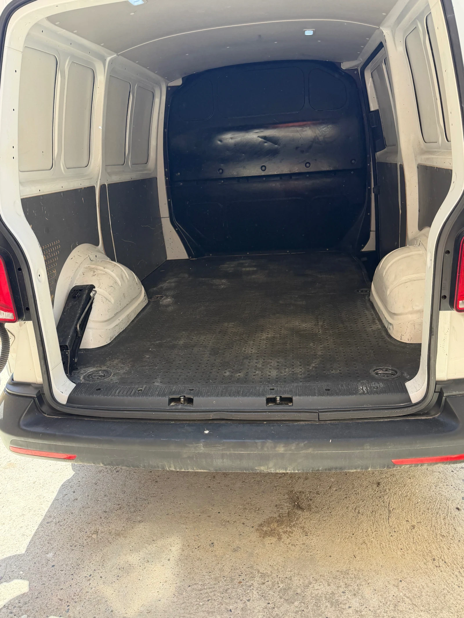 VW T6 Транспортер, снимка 3 - Бусове и автобуси - 55057324