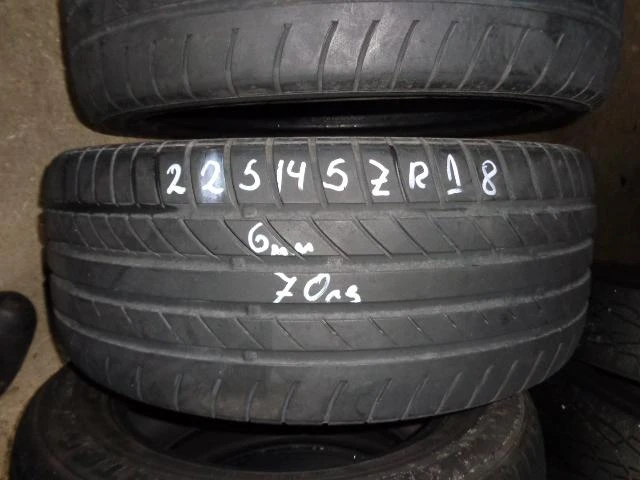 Гуми Летни 225/45R18, снимка 1 - Гуми и джанти - 9149170