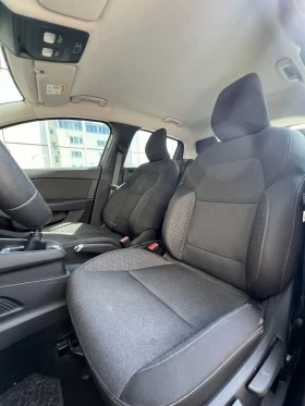 Renault Clio 1.0T 4 врати, снимка 9