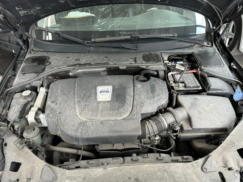 Volvo V60 2.0D D3 TIP D5204T2 GEARTRONIK SUMMUM, снимка 7 - Автомобили и джипове - 41347942