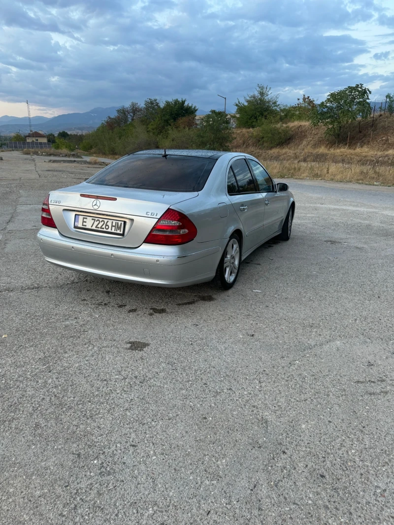 Mercedes-Benz E 320, снимка 5 - Автомобили и джипове - 47110929