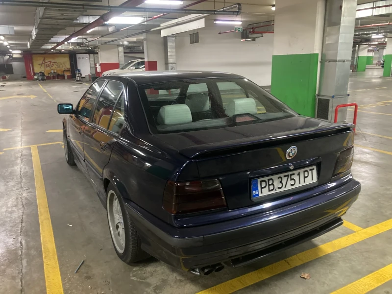 BMW 320 320i, снимка 11 - Автомобили и джипове - 48029761