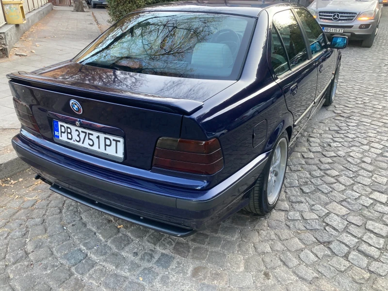 BMW 320 320i, снимка 5 - Автомобили и джипове - 48029761