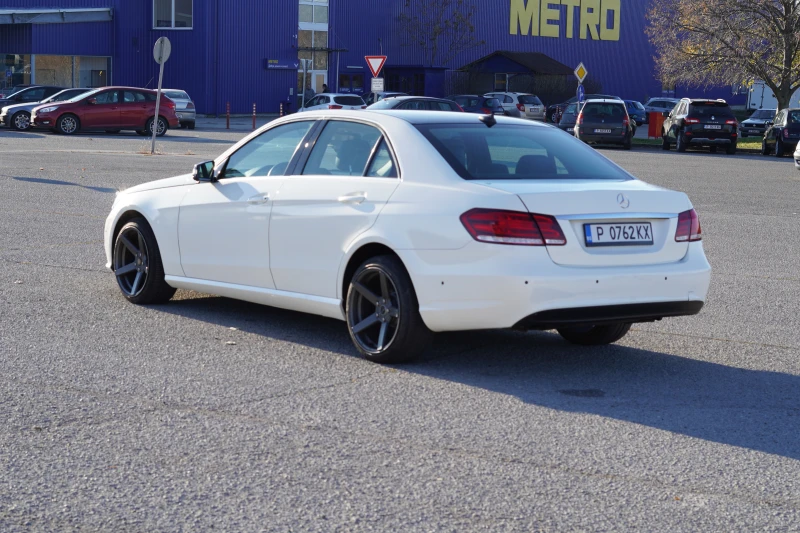 Mercedes-Benz E 200 Бяла перла* 7G* 136кс, снимка 5 - Автомобили и джипове - 48095551